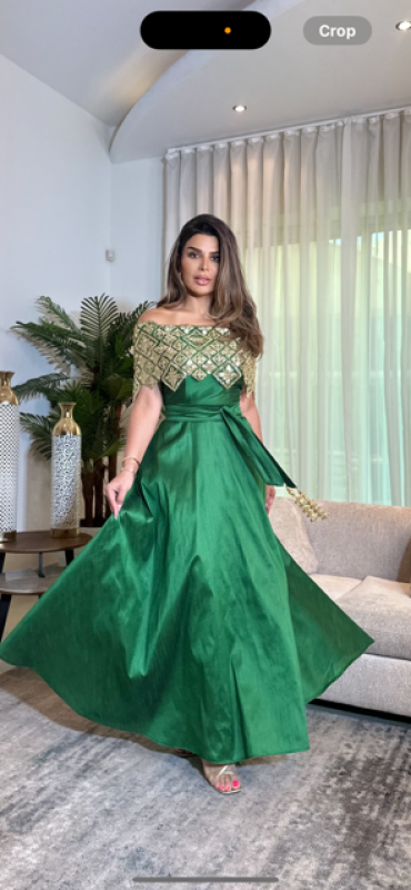 فستان  اخضر كلوش مع اوف شولدر 